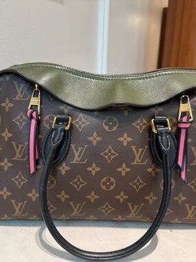 N16 Slightly Used Louis Vuitton Tuileries Monogram Bag, Wide Belt, 34 cm